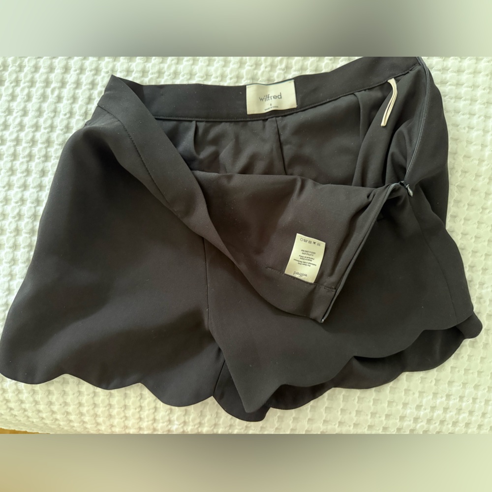 Aritzia Wilfred size 6 Elegant Black Women's Shorts - Picture 3 of 6